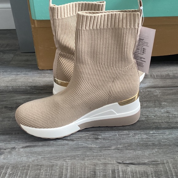 Sock sneakers size 37 or US size 6.5-7 - Picture 2 of 4